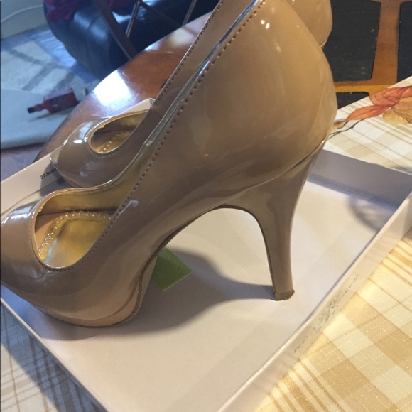 Shoes - Picture 5 of 5